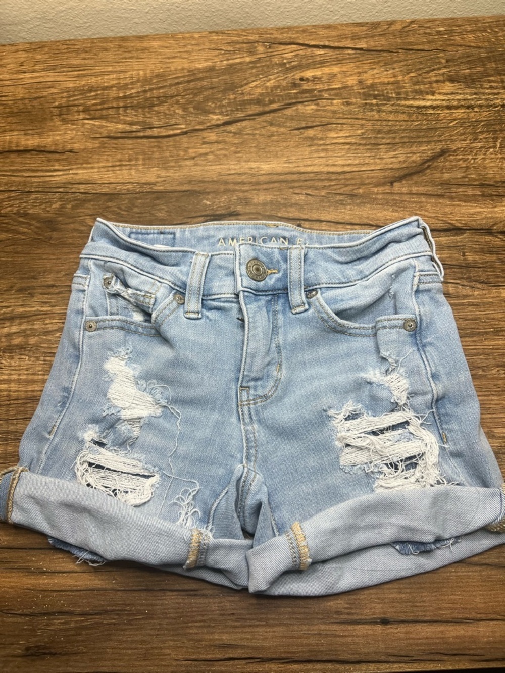 AE Dream Short Distressed Light Wash Stretch Denim Shorts 000